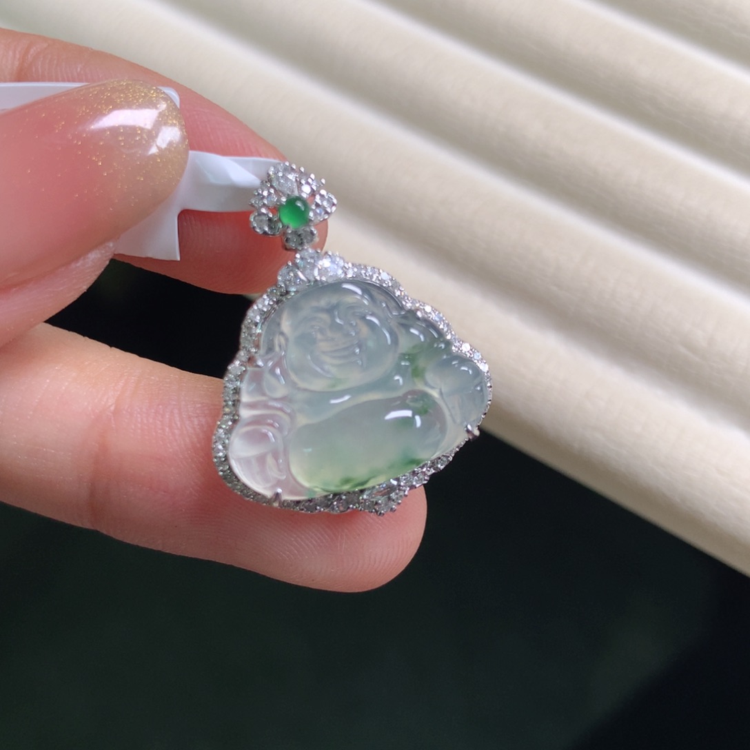 翡翠颈饰18K金镶嵌高冰佛公