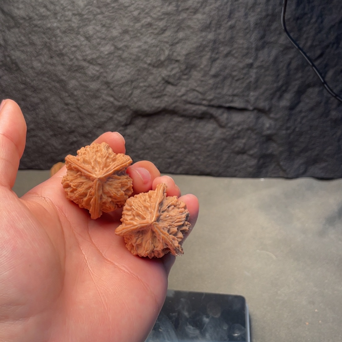 文玩核桃吊坠三棱8