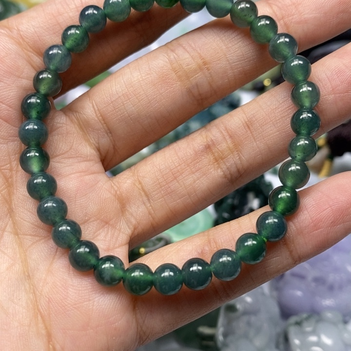 翡翠颈饰未镶嵌天然翡翠