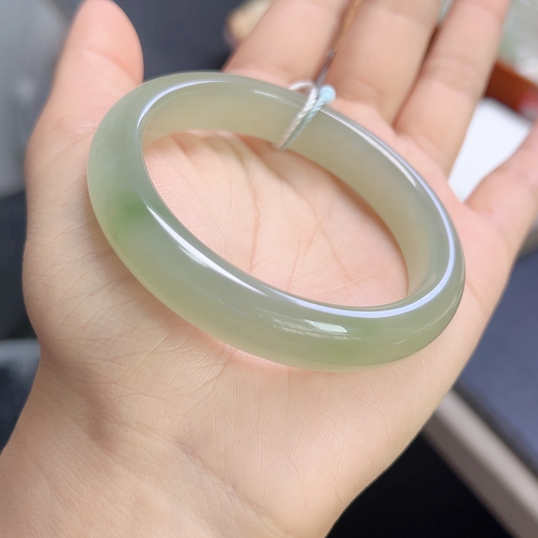 和田玉未镶嵌手镯冰底翠