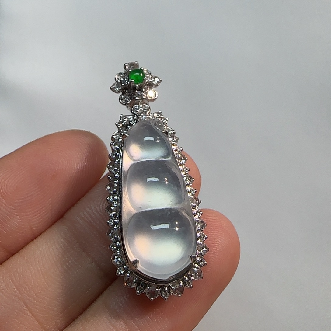 翡翠18K金镶嵌吊坠(不含链)福豆