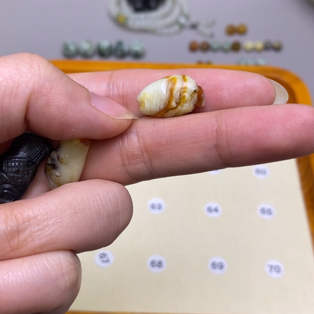 芬***织蛇纹石玉未镶嵌配饰