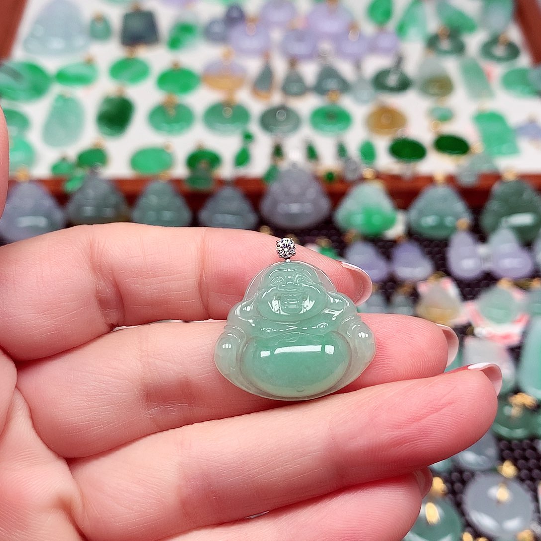 翡翠18K金镶嵌颈饰