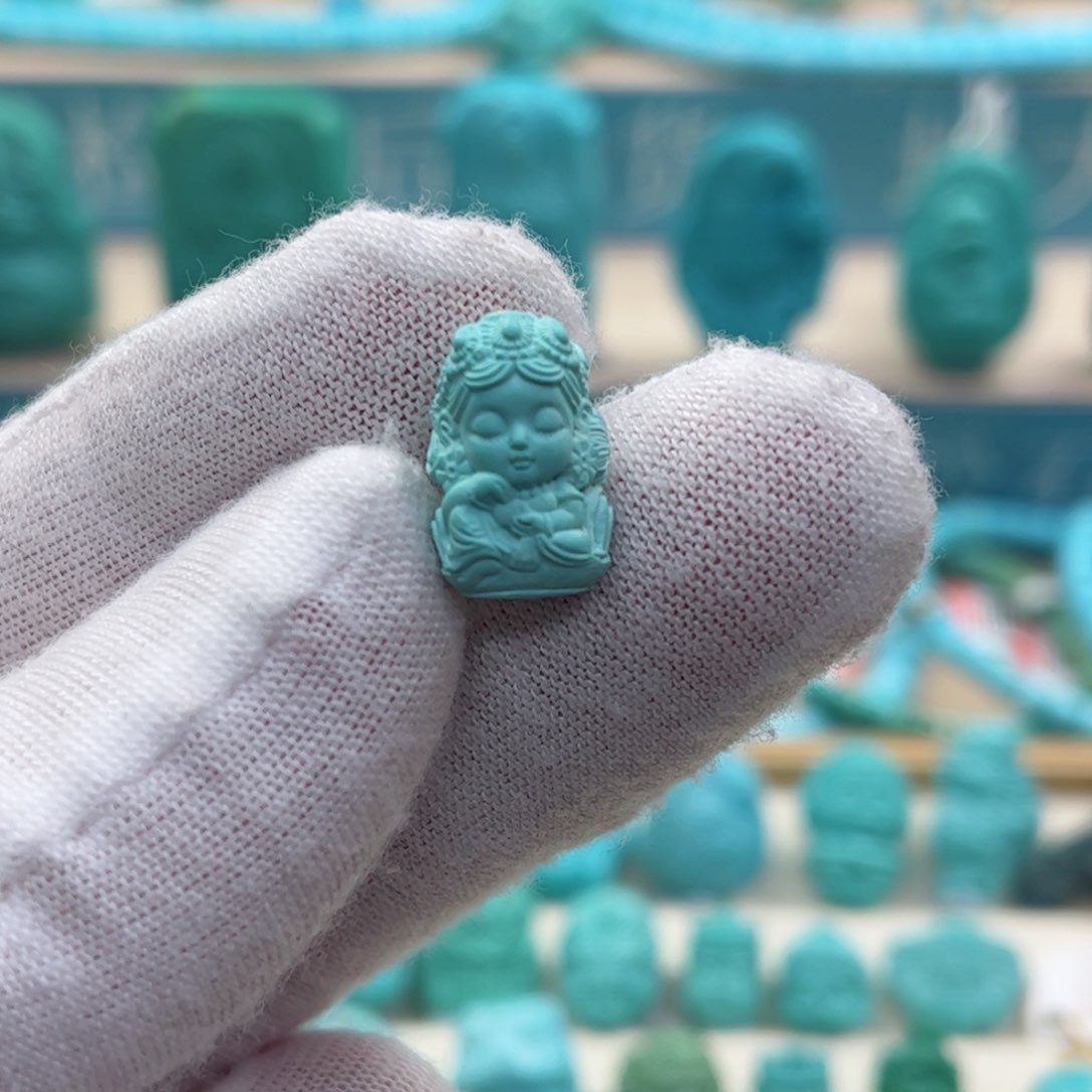 绿松石配饰未镶嵌