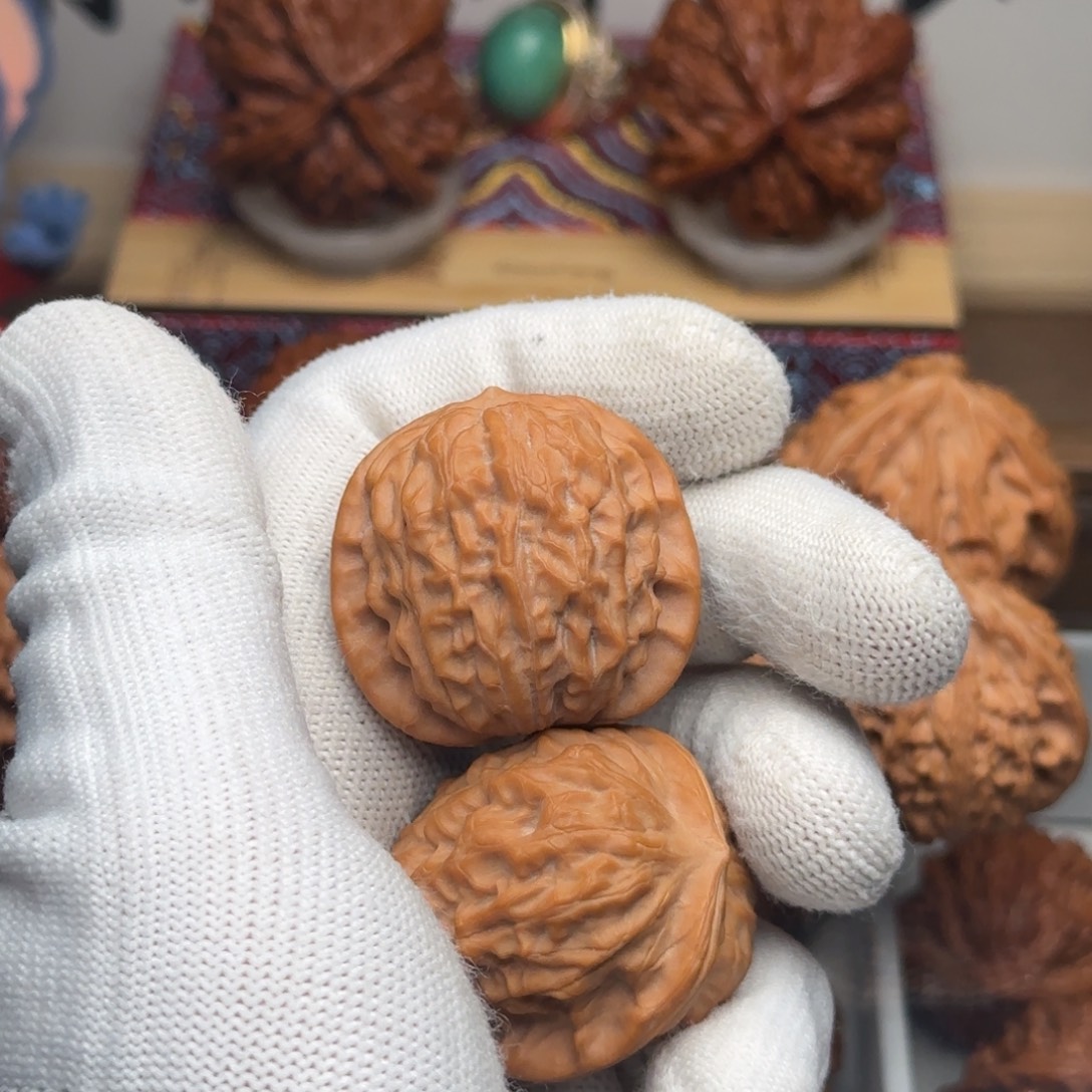 小***儿文玩核桃吊坠石门元宝