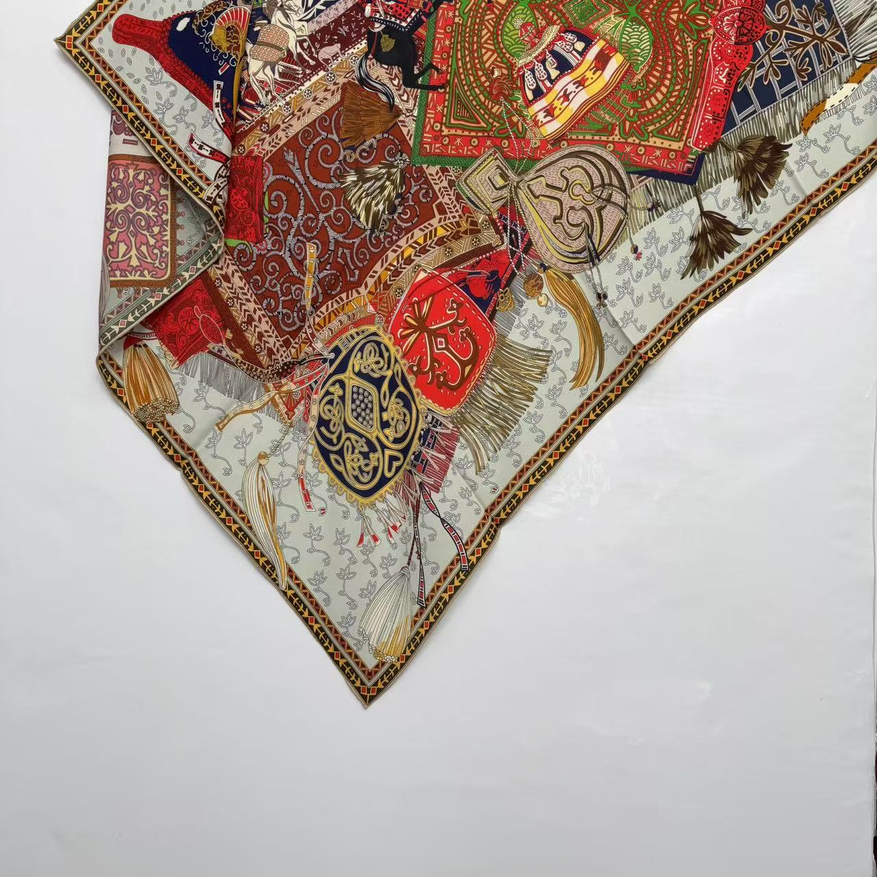 高加索骑士 双面异色重磅桑蚕丝署莨鬼绉披肩围巾 105*105