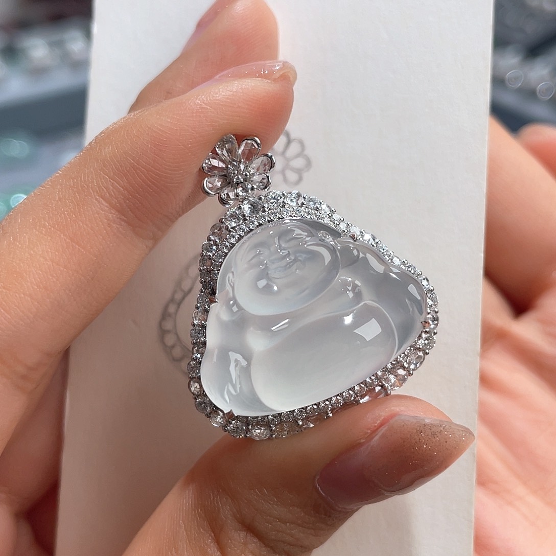 翡翠颈饰18K金镶嵌离****谱佛公