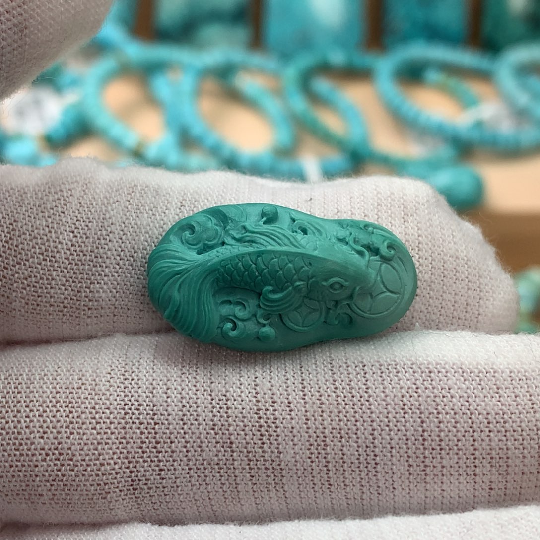 绿松石未镶嵌珠宝奇石