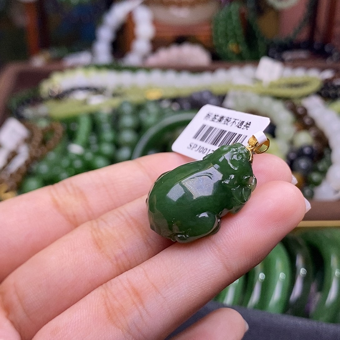 和田玉未镶嵌颈饰碧玉菠菜绿俄七金镶貔貅