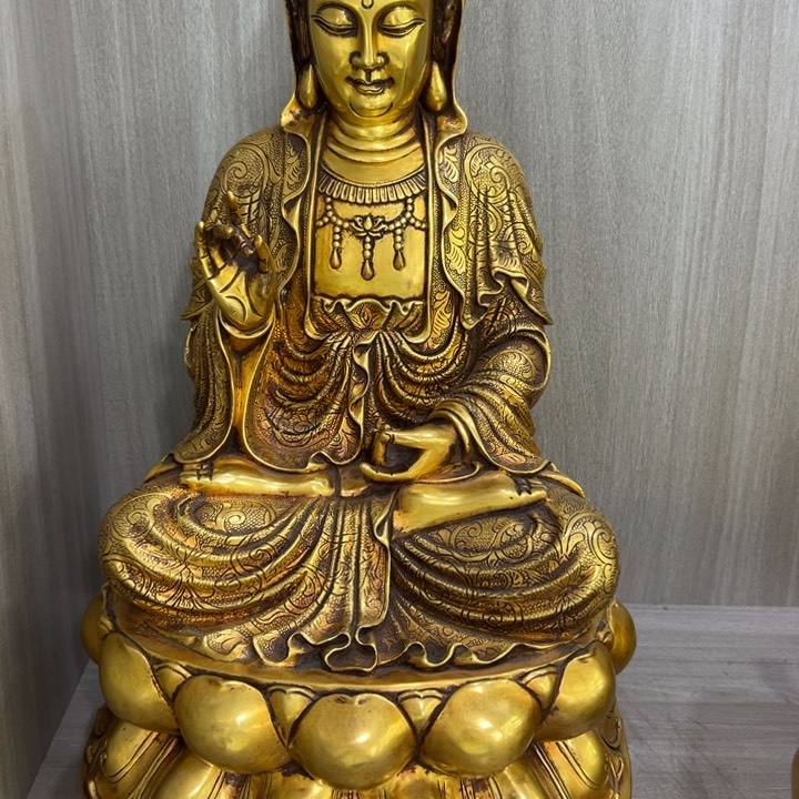 敬*己佛像的造型和造型