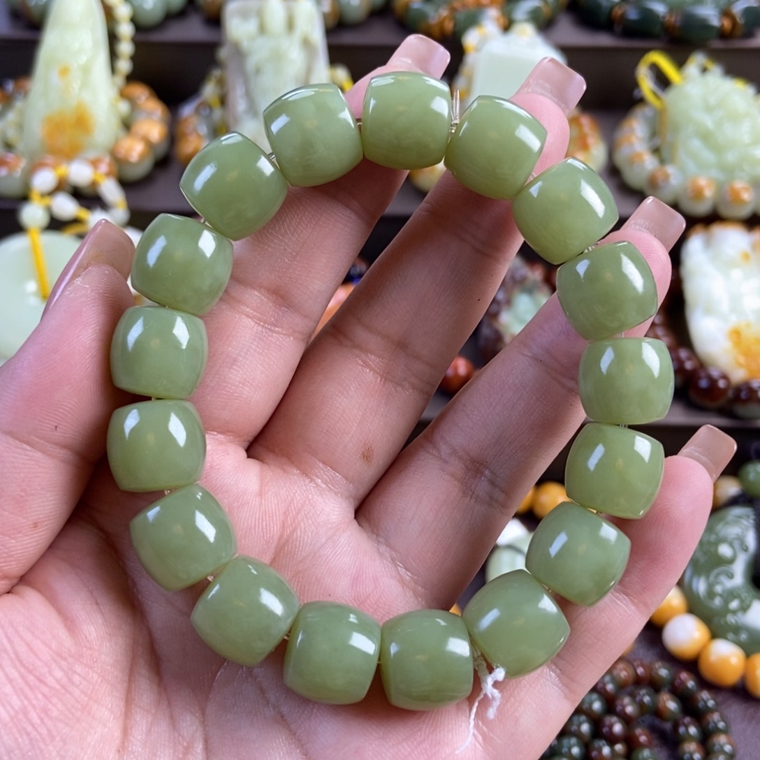 透闪石质玉未镶嵌手串