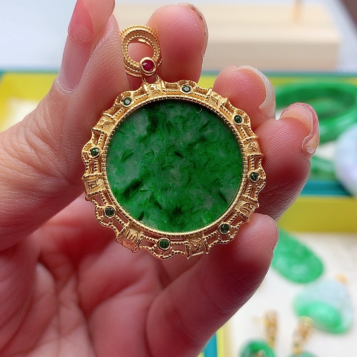 翡翠颈饰银S925镶嵌翡翠