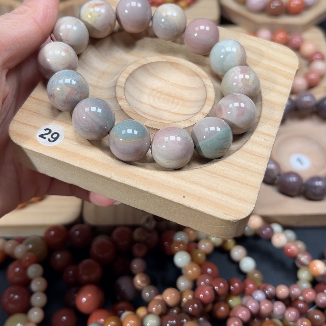 小****石英质玉未镶嵌手链90