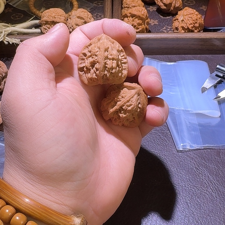文玩核桃把件十二号梨木台