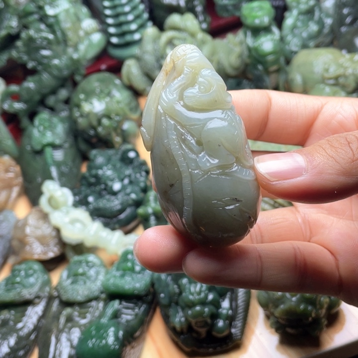 和田玉未镶嵌挂件