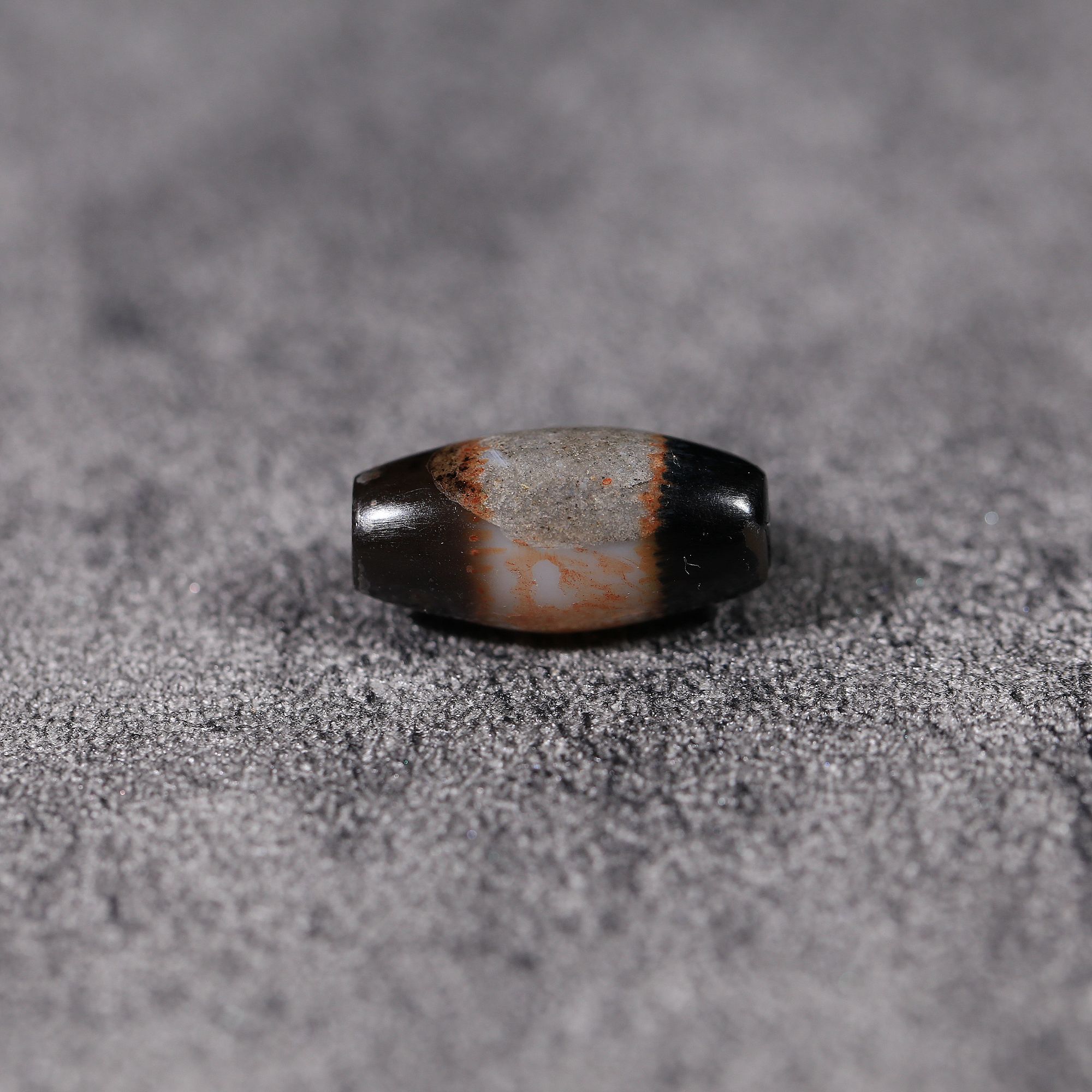 藏系精品镶蚀黑白珠天珠配饰颈饰民族风百搭轻奢时尚男女可佩戴