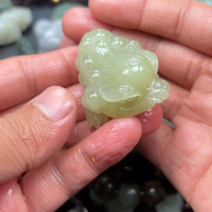 和田玉吊坠未镶嵌