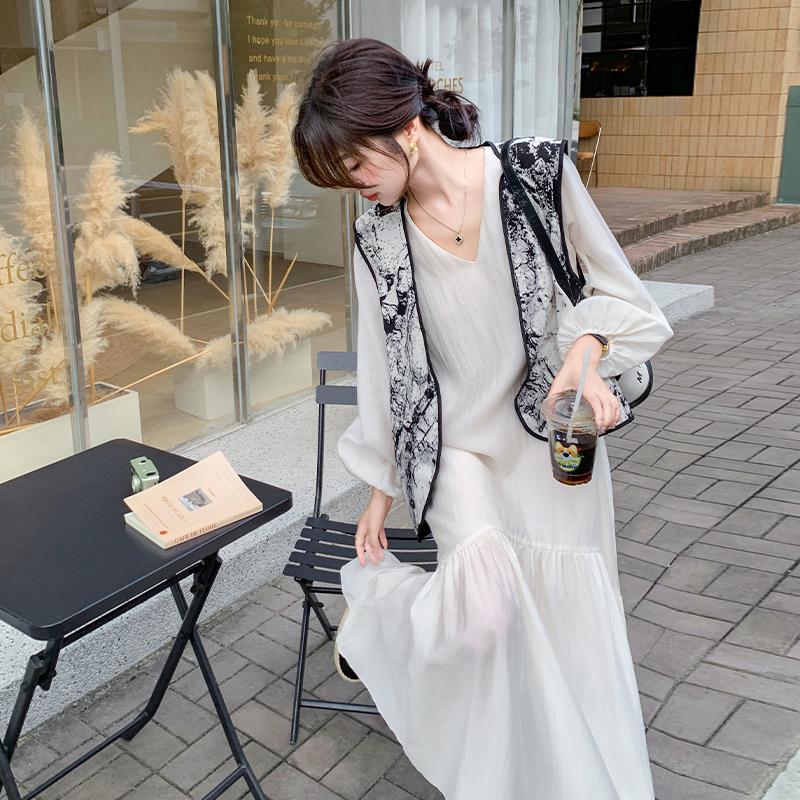 新中式国风水墨画马甲连衣裙女春装搭配一整套气质清冷松弛感穿搭