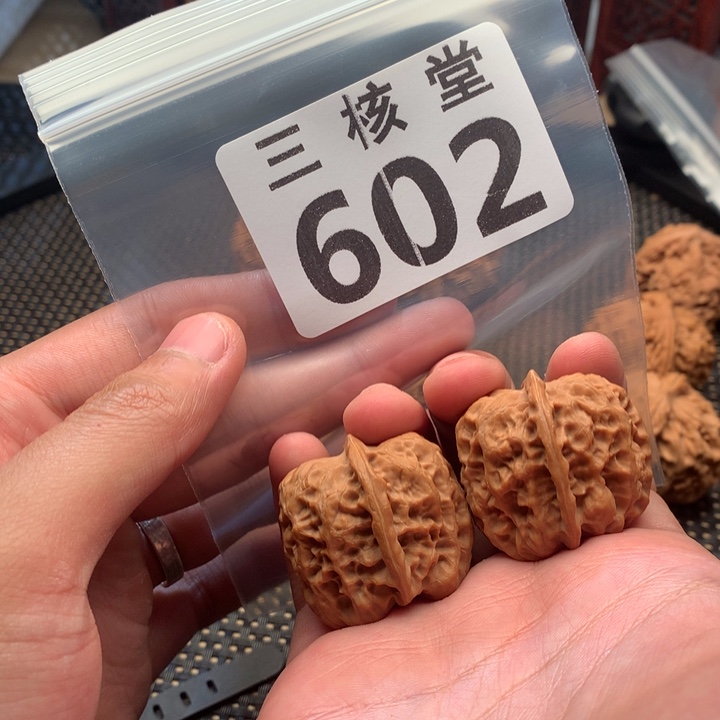 把件文玩核桃金钟