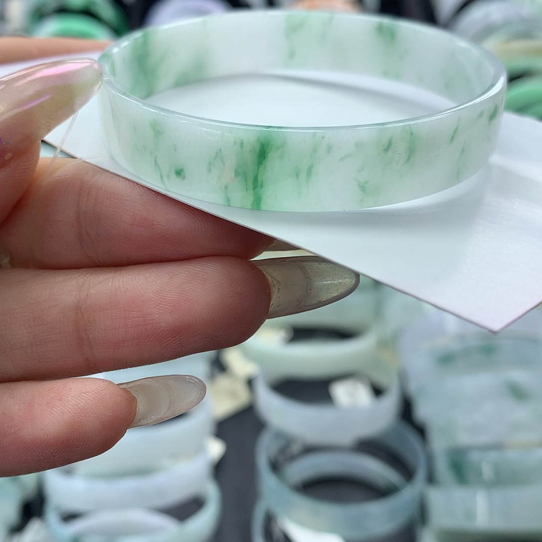 未镶嵌手镯翡翠手镯