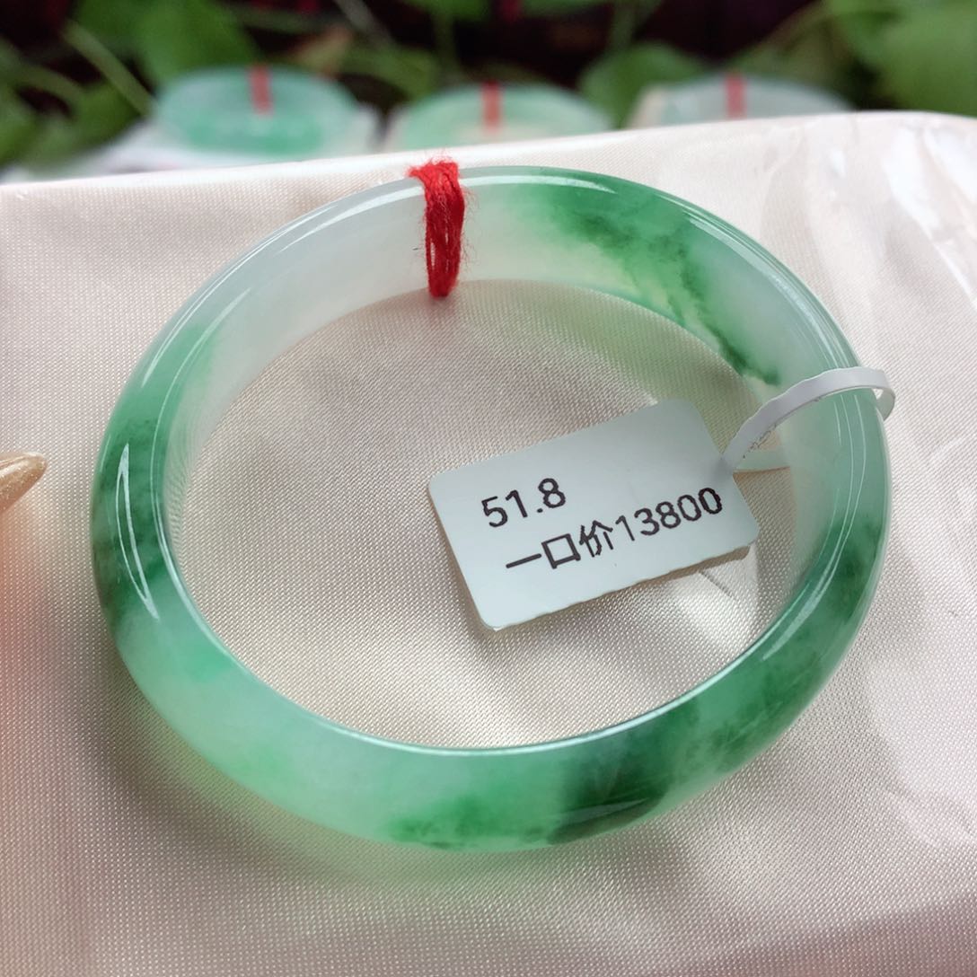 翡翠手镯（贵妃镯）未镶嵌正50小手捡漏 阳绿花 小柒