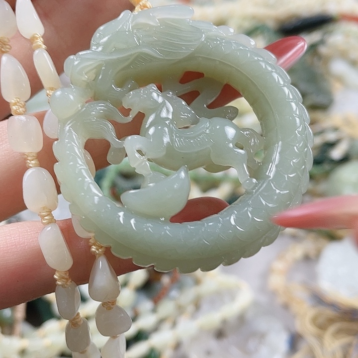 和田玉未镶嵌颈饰