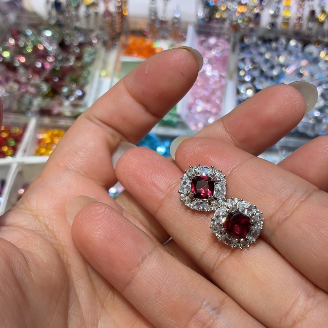 石榴石银S925镶嵌耳饰