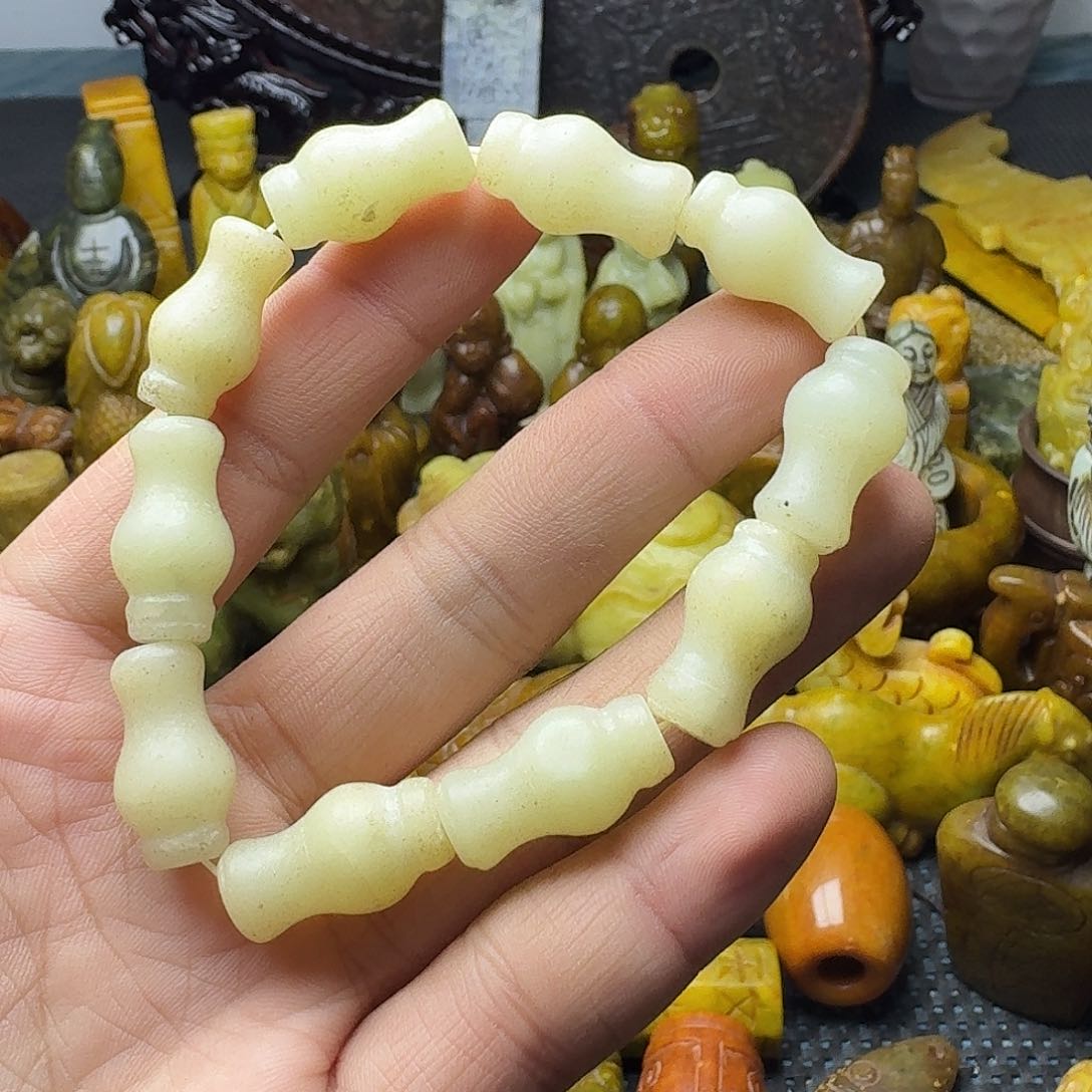 白玉菩提吊坠。。。