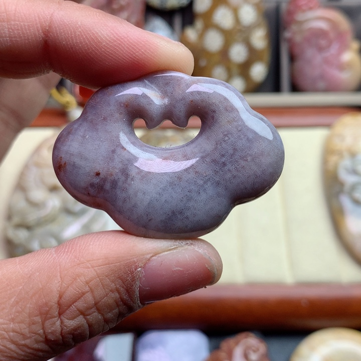 硅化珊瑚（珊瑚玉）颈饰未镶嵌