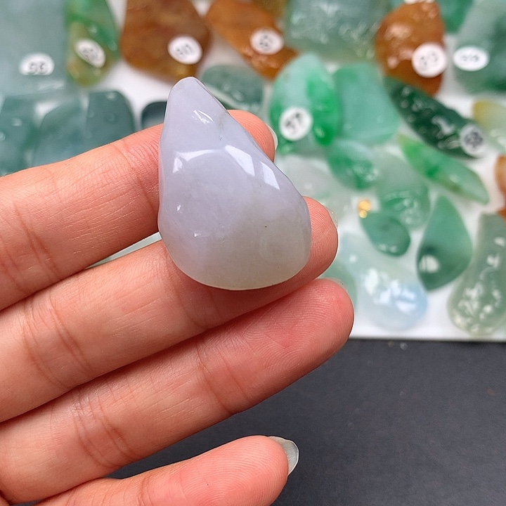 翡翠未镶嵌颈饰随型