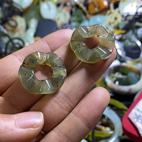 岫玉耳环未镶嵌一对