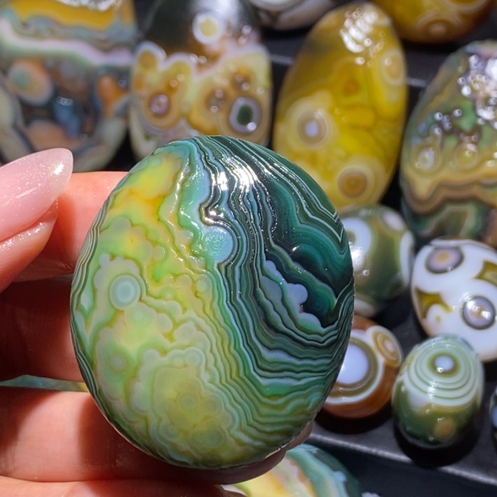 玛瑙/玉髓未镶嵌珠宝奇石104