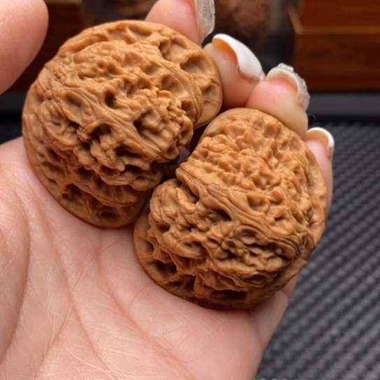 文玩核桃吊坠44全品球疆