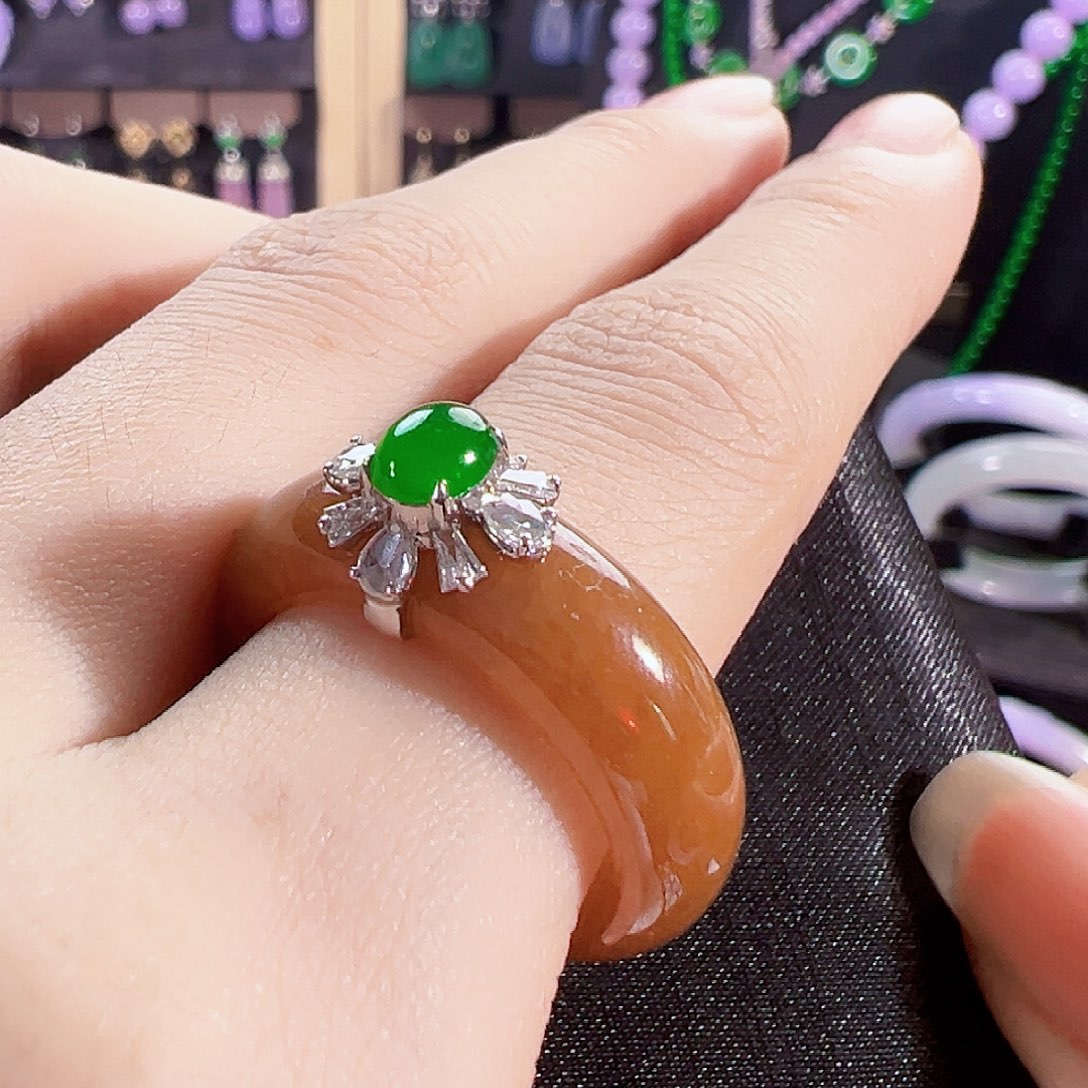 翡翠18K金镶嵌戒指签收后24小时鉴赏期