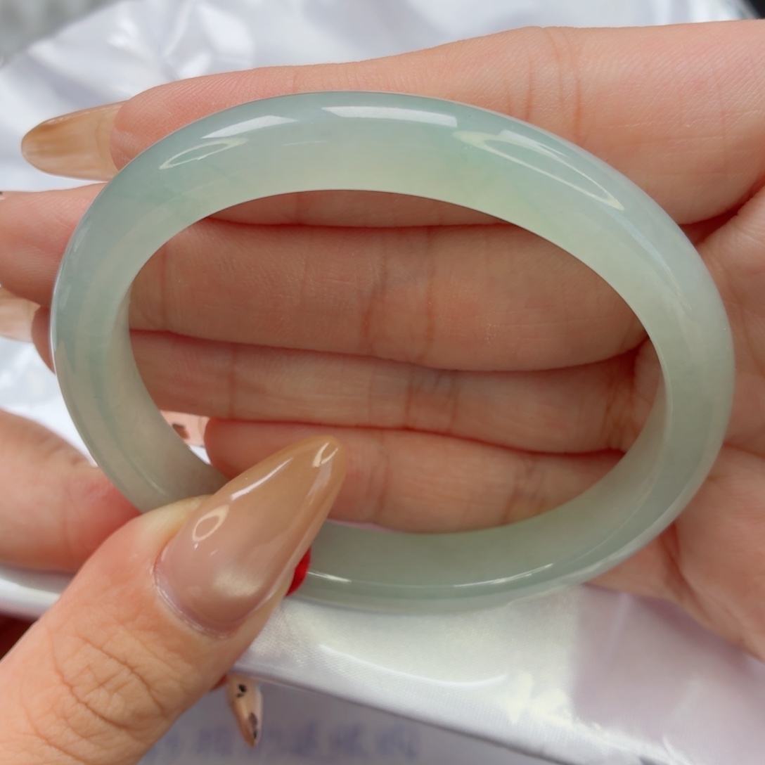 未镶嵌手镯（贵妃镯）翡翠41