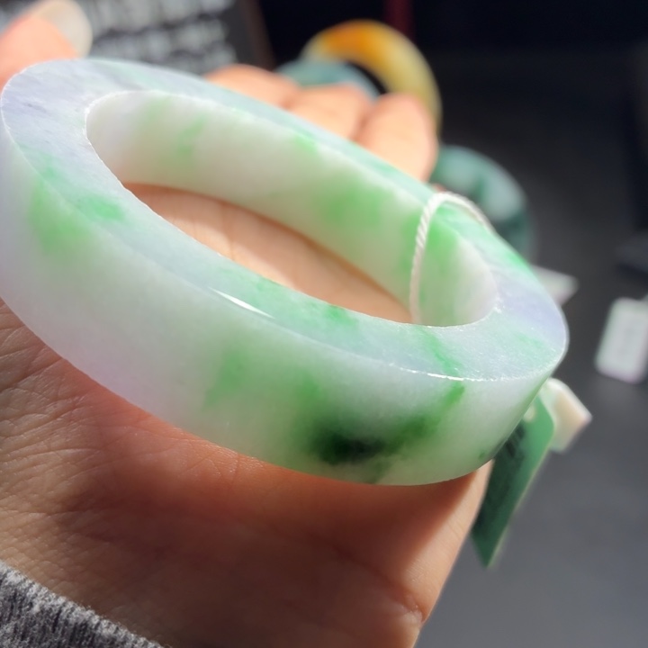 定制翡翠未镶嵌翡翠手镯