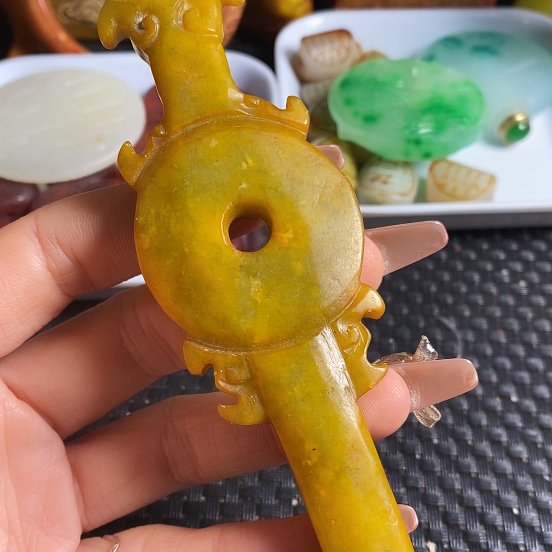 岫玉未镶嵌珠宝奇石