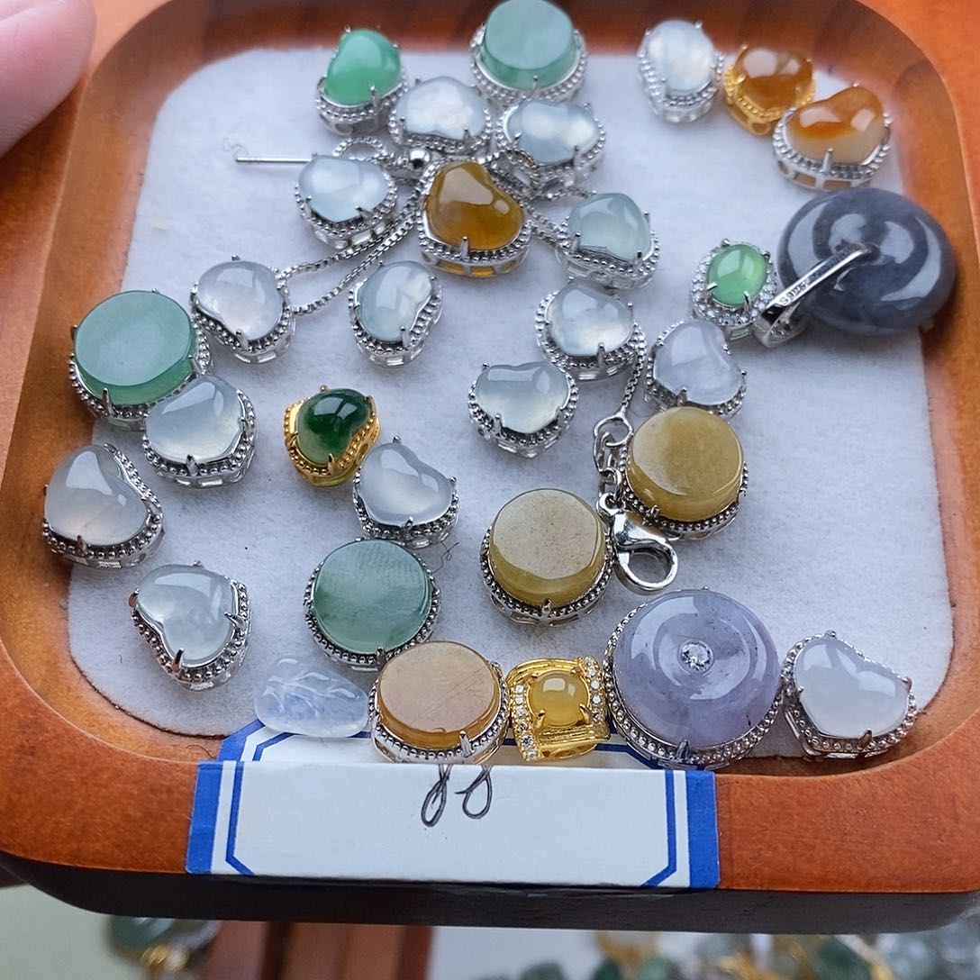 翡翠颈饰未镶嵌任挑一个