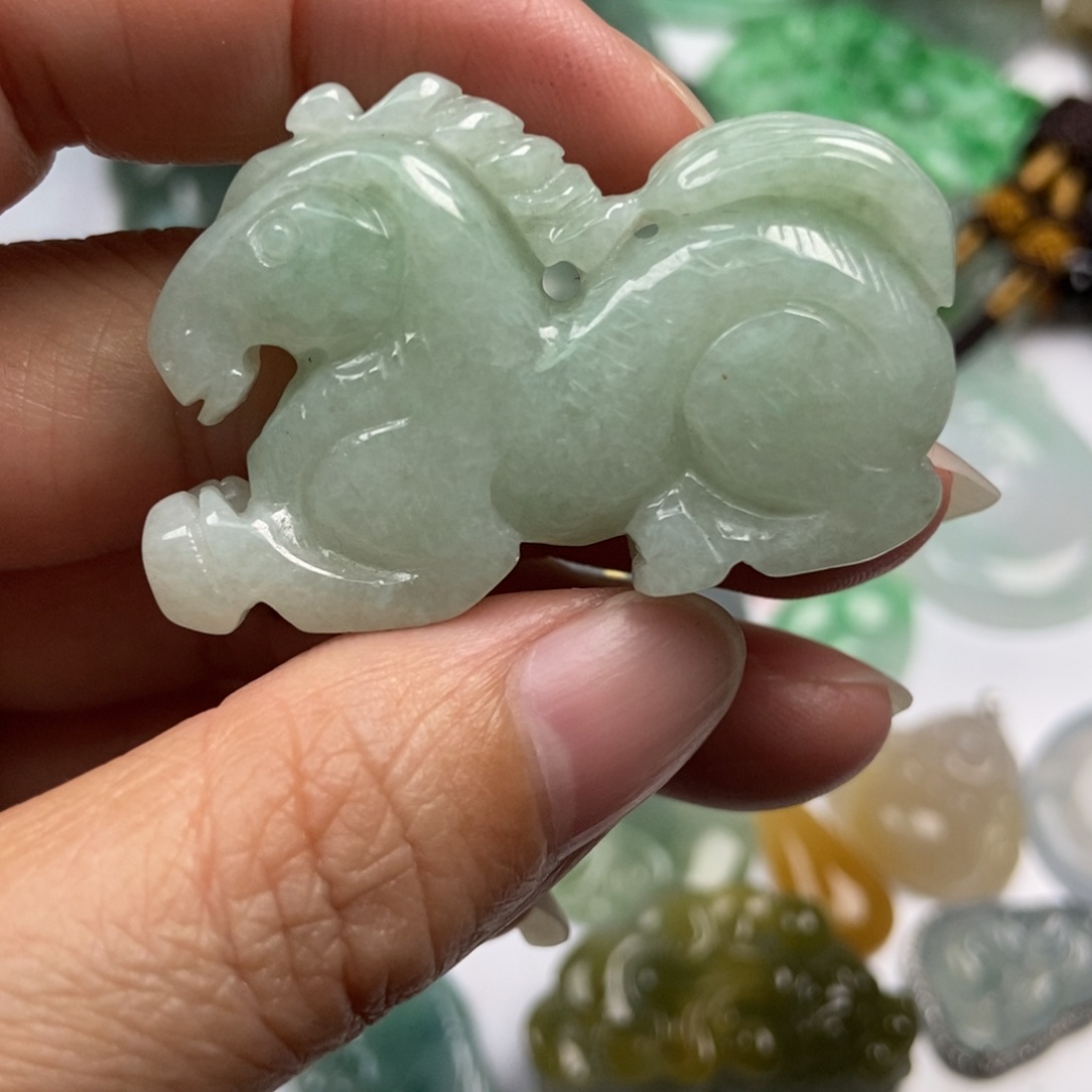 翡翠未镶嵌颈饰翡翠