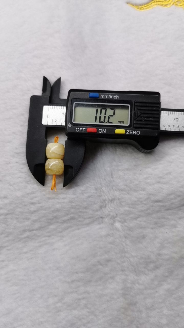 原矿琥珀蜜蜡微瑕直切老型