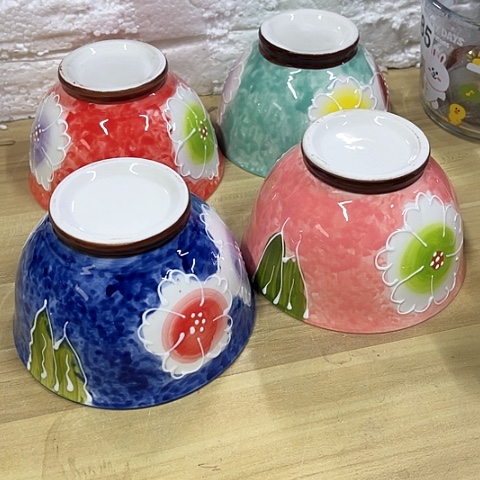 微瑕，不能明火，口径12厘米，高度8，4个不同色