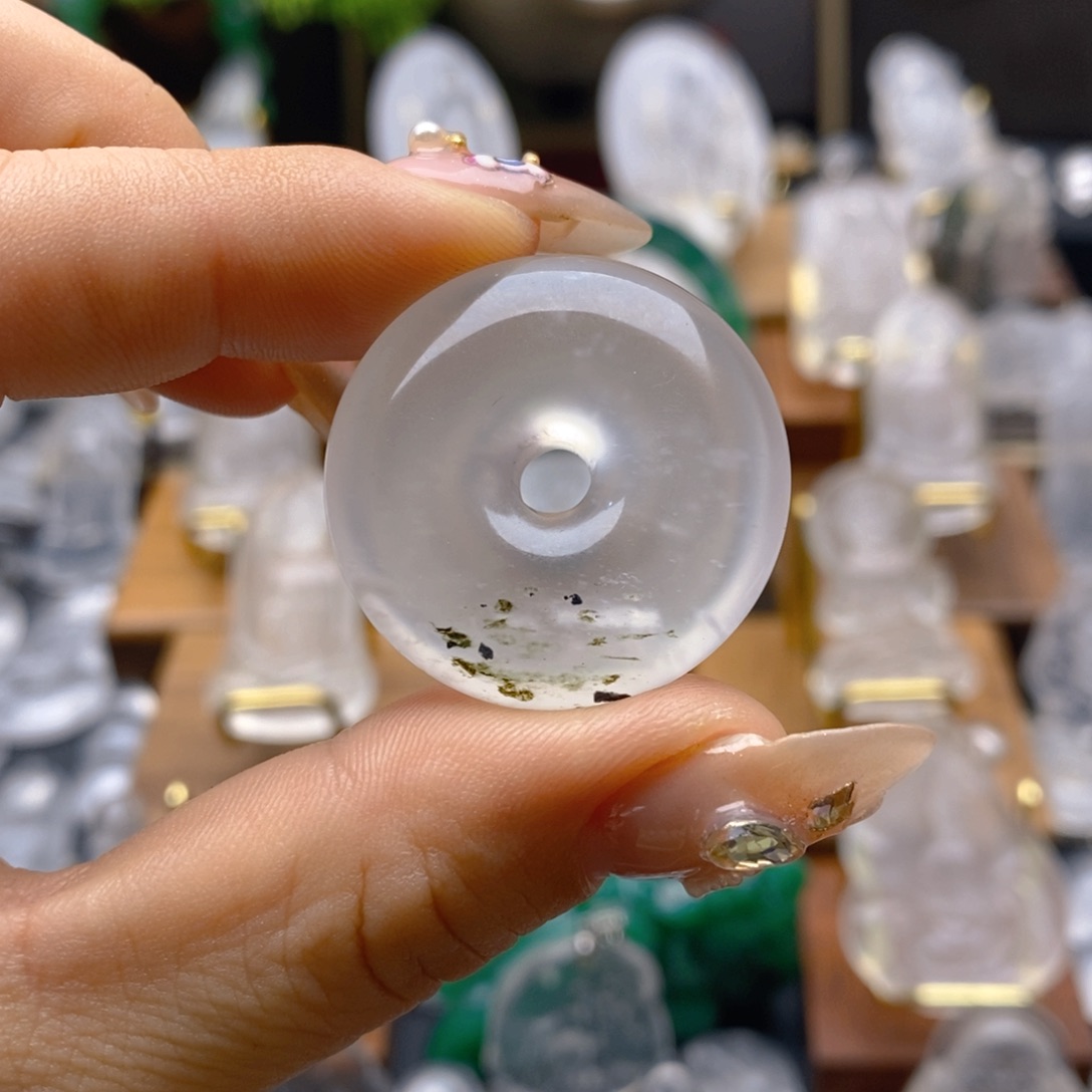 石英质玉颈饰未镶嵌