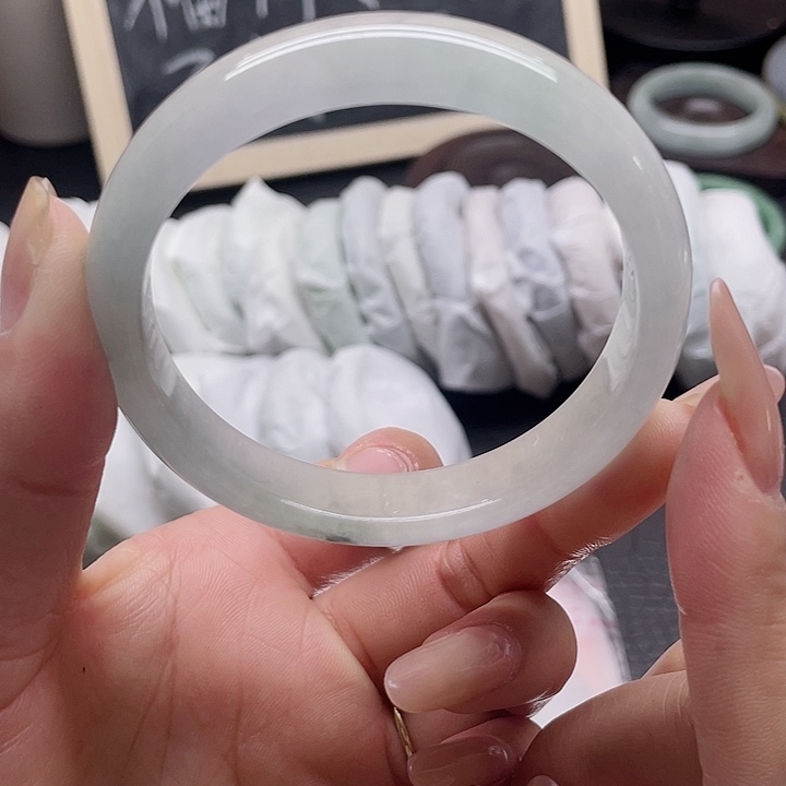 石英岩玉未镶嵌手镯73