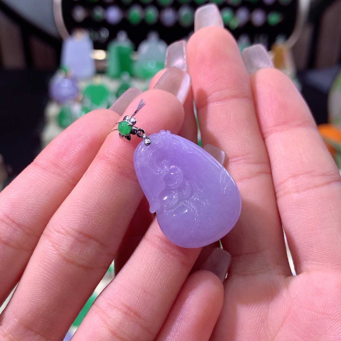 翡翠颈饰18K金镶嵌翡翠