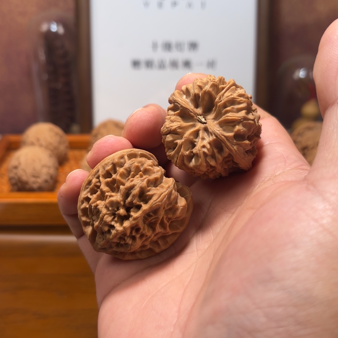 文玩核桃吊坠野牛Q5827