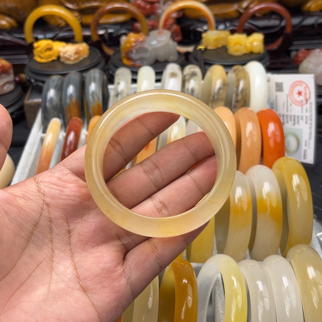 石英质玉（黄龙玉）手镯未镶嵌暖***喵