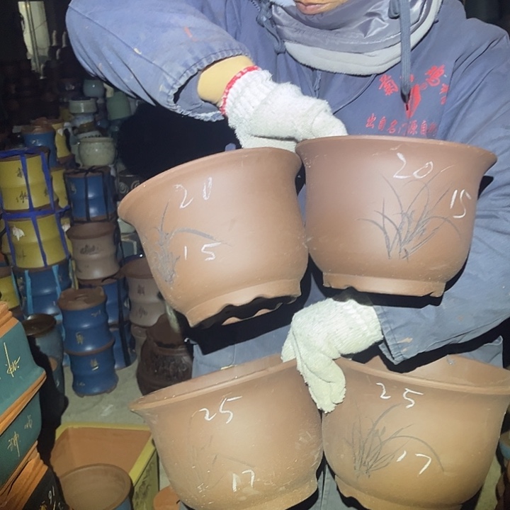 紫砂花盆紫砂花盆和一