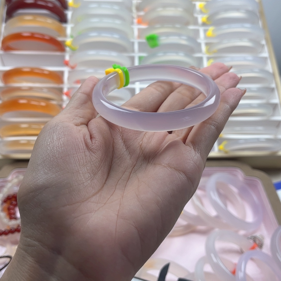 图***君玛瑙/玉髓手镯未镶嵌