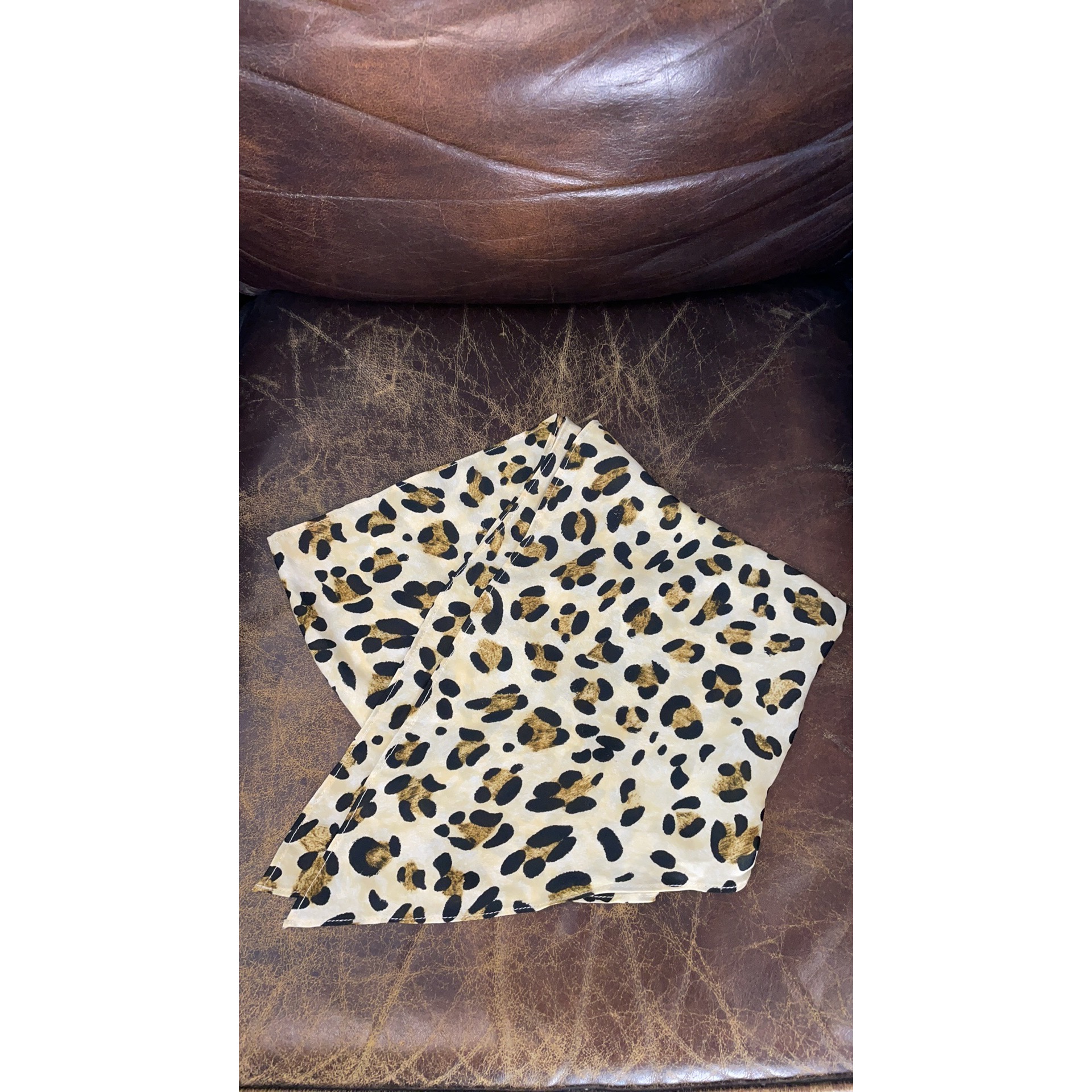 ZHENTISIMAN 【袗绨斯蔓】限量版 豹纹时尚休闲百搭方巾丝巾PA5001