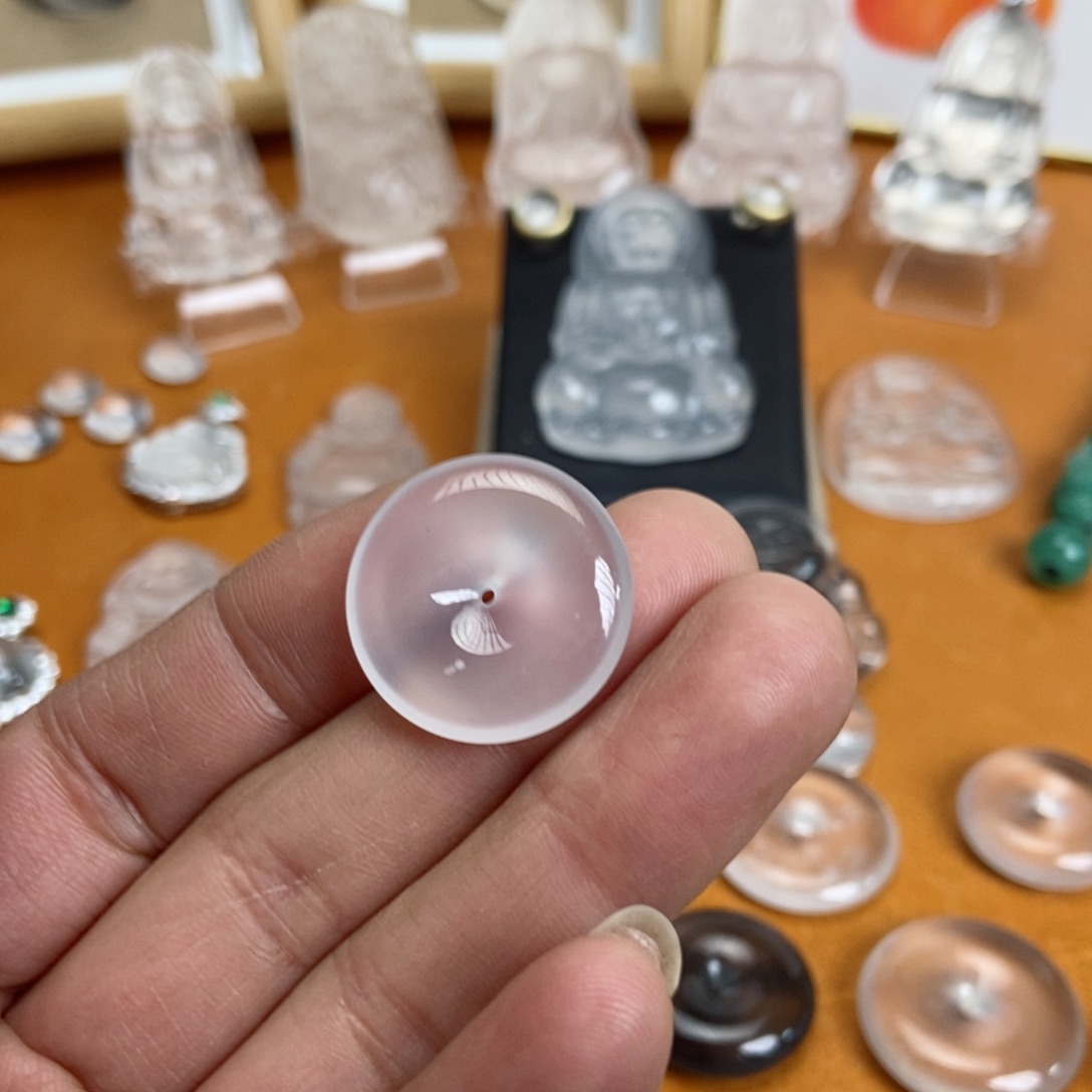 石英质玉吊坠未镶嵌